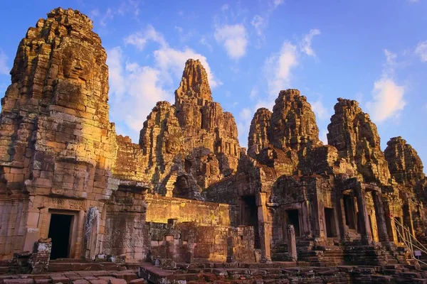 Templo Bayon Situado Angkor Camboya Antigua Capital Del Imperio Jemer —  Fotos de Stock