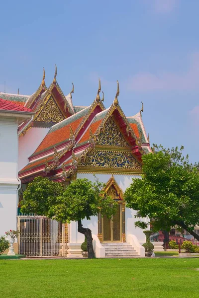 ワット ベンチャマボフィット寺院 Temple Wat Benchamabophit タイのバンコクにある大理石の寺院 後部入口 — ストック写真