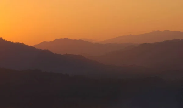 Orangefarbener Himmel Über Den Nebligen Bergen Rund Luang Prabang Laos — Stockfoto