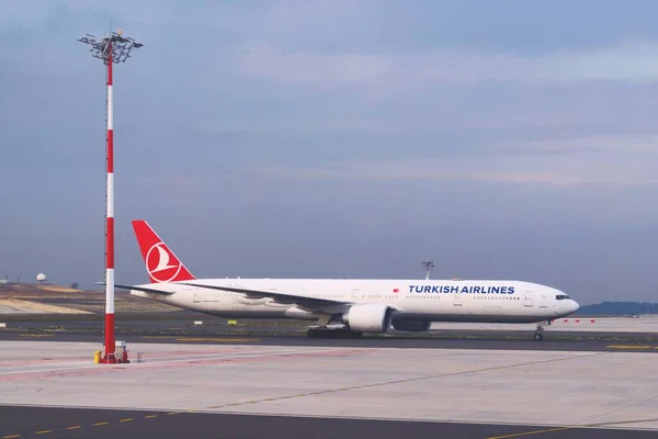 Istambul Turquia 2019 Boeing 777 300 Pertencente Turkish Airlines Estacionado — Fotografia de Stock