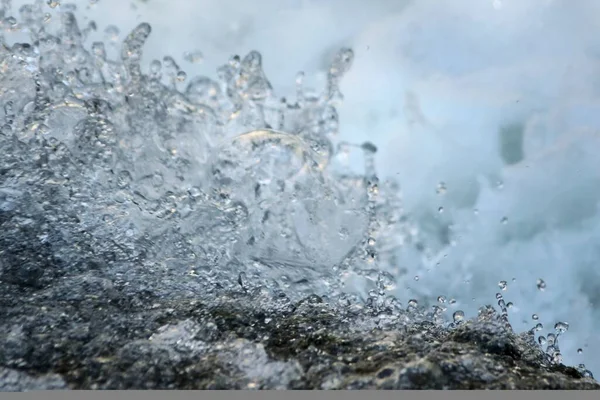 Corriente Clara Fresca Agua Salpicando Arroyo Natural Concepto Ambiental Conservación — Foto de Stock