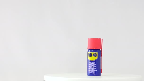 Wd40 China Packshot Most Famous Lubricant World Rotating Plate — Stock Video