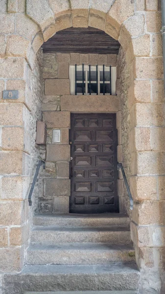 Simple door on number 8, in Saint Malo, France 17-9-19 — стоковое фото