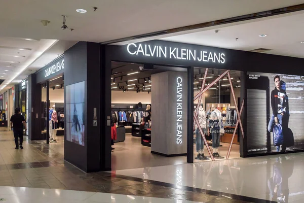 Calvin Klein Store à Shanghai, Chine, 17-11-19, célèbre marque américaine vendant des vêtements décontractés — Photo