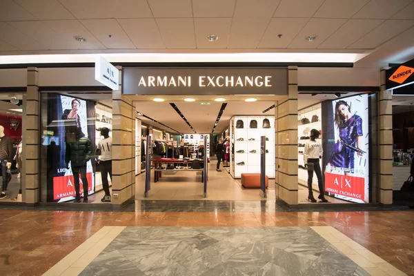 Fachada loja Armani Exchange em Tallinn, Estónia, 9.2.2020 — Fotografia de Stock