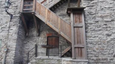 Kisme Tower Tallinn, Estonya 9.2.2020 1360 'da inşa edilen boynuz şekilli ana plan şehir duvarının batı kısmında, Plate ve Loewenschede Kulesi arasında yer aldı.