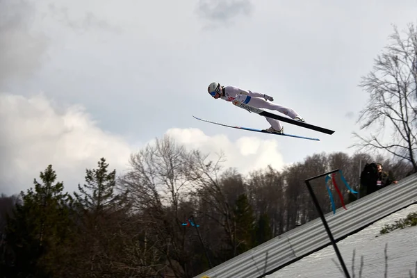 Rasnov Romênia Fevereiro Salta Esqui Desconhecido Compete Copa Mundo Saltos — Fotografia de Stock