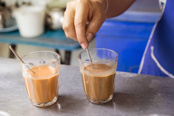 Hot Thai tea tej vegyes aláírás helyi italok sör — Stock Fotó