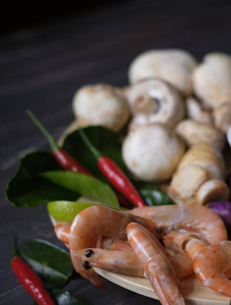 Tay yemeği Tom yum çorbası için hazmedicidir