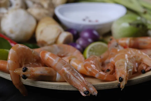 Tay yemeği Tom yum çorbası için hazmedicidir