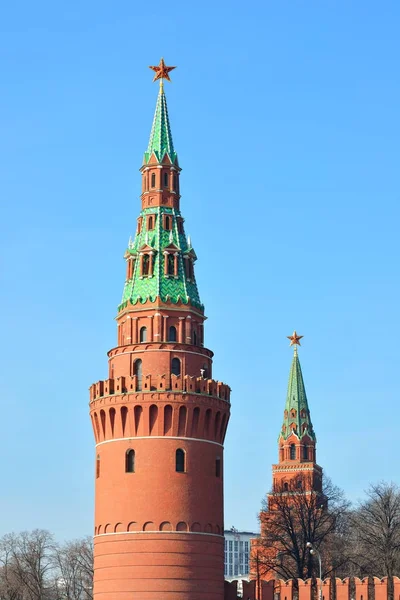 Torres en Moscú Kremlin — Foto de Stock