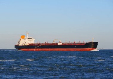 Kargo tanker gemisi denize yelken