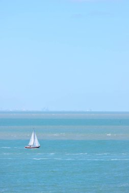 yat yelken denizde yelken