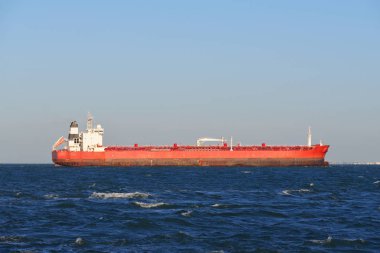 Kargo tanker gemisi denize yelken