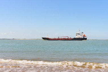 Kargo tanker gemi yelken