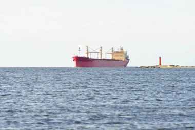 Baltık denizde yelken kargo gemisi