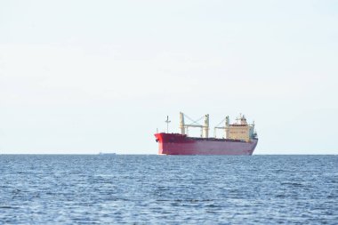 Baltık denizde yelken kargo gemisi
