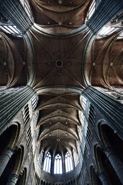 Sint-Walburgakerk Veurne içinde iç — Stok fotoğraf