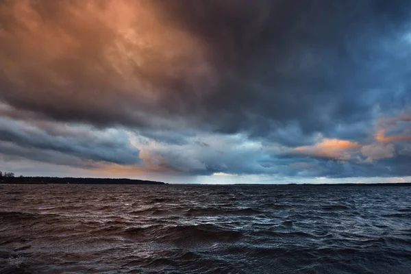 Lake landscape during the storm in Autumn — Stock Photo, Image