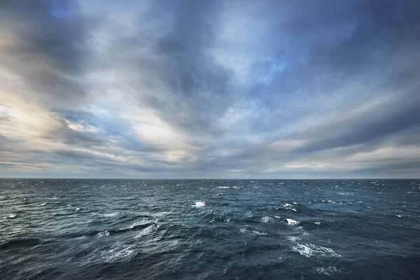 석양에 발트 해의 바다 — 스톡 사진
