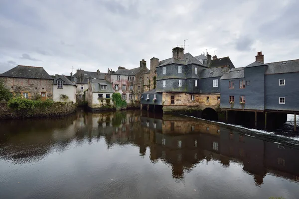 Pont de Rohan, house-lined bridge in Landerneau (France) — Stock Photo © KamilloK #52554649