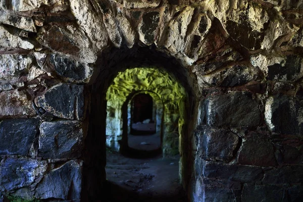 Kelders en tunnels in Fort Suomenlinna — Stockfoto