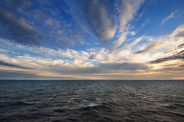 Mare del Mar Baltico al tramonto — Foto Stock