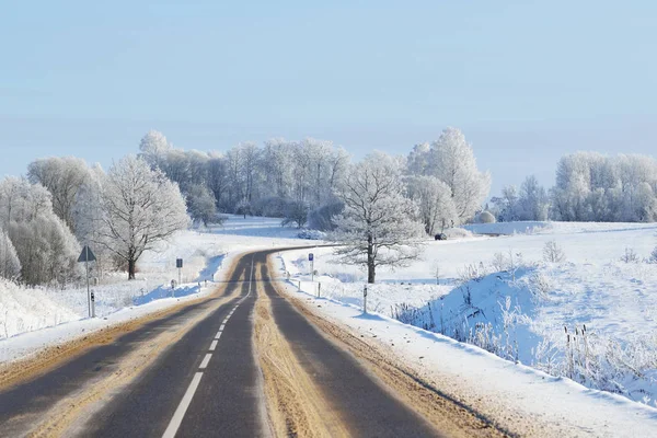 Kırsal kış otoyol güneşli bir günde
