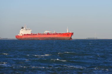 Kargo tanker gemisi denize yelken