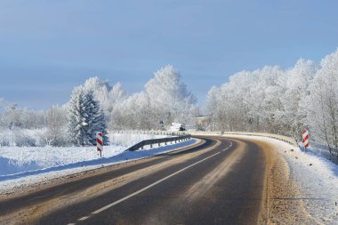 Kırsal kış otoyol güneşli bir günde