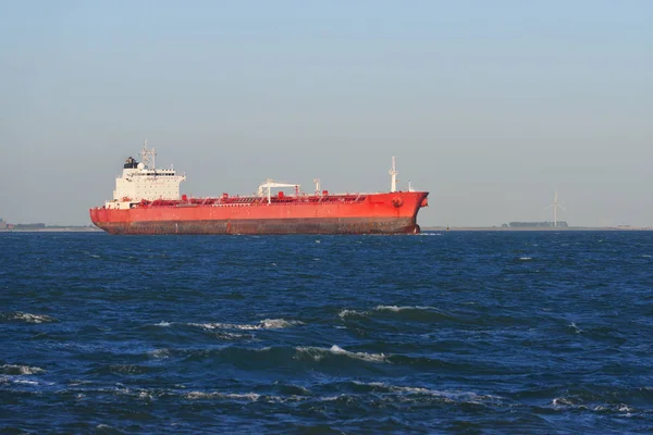 Kargo tanker gemisi denize yelken