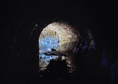 Zindanlar ve Suomenlinna kale tünellerde