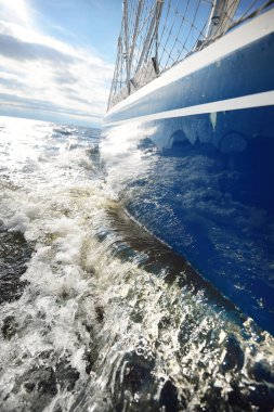 Bir yelkenli güverteden görüntülemek 