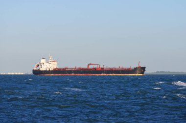 Kargo tanker gemisi denize yelken