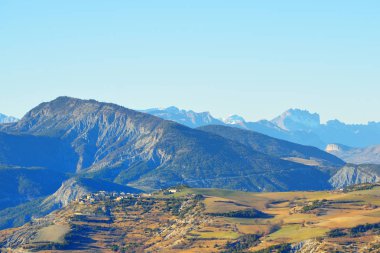 dağ köyü önünde Fransız Alps