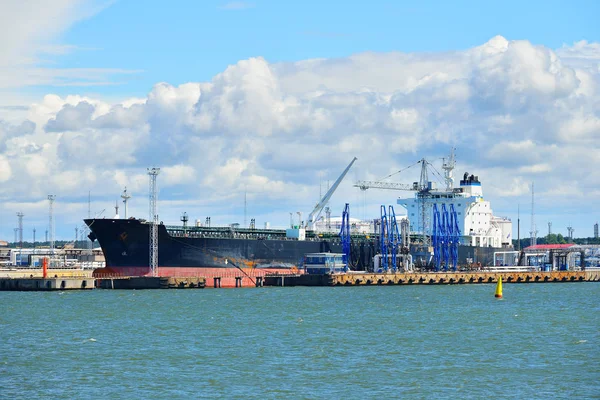 タンカー船貨物ポート燃料ターミナル — ストック写真