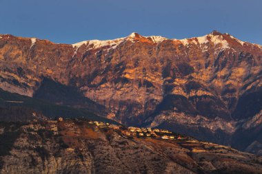 dağ köyü önünde Fransız Alps