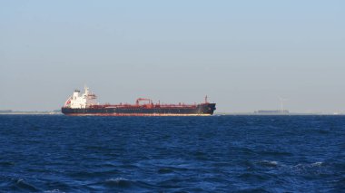 Kargo tanker gemisi denize yelken