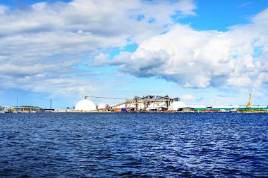 Ventspils terminal su yüzeyinden görüntülemek 