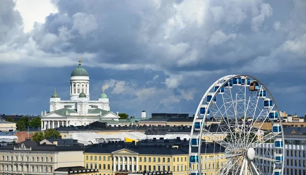 Helsinki kathedraal en het oude centrum — Stockfoto