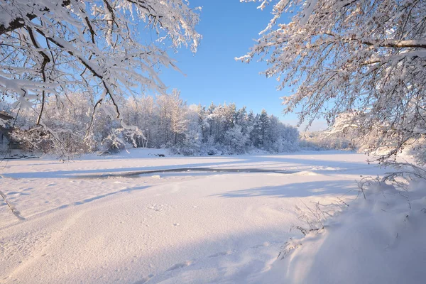 Vista congelada do rio Gauja — Fotografia de Stock