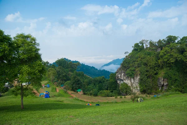 Floresta tropical em Nan Norte da Tailândia — Fotografia de Stock