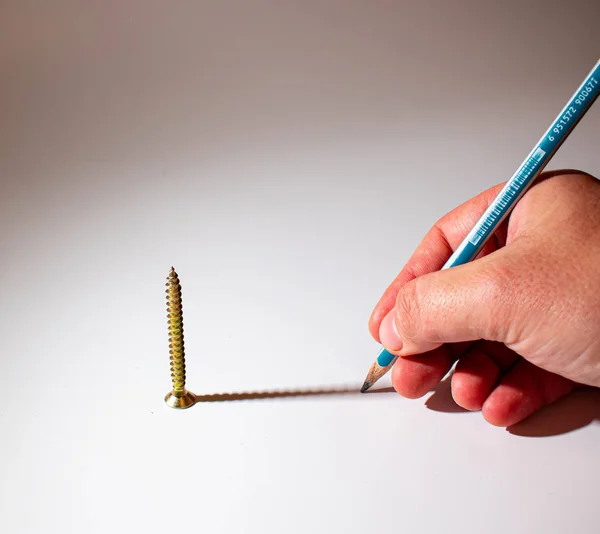 Şurub Umbra Lui Mână Ţinând Creion Capăt Umbra Șurub Trasă — Fotografie, imagine de stoc
