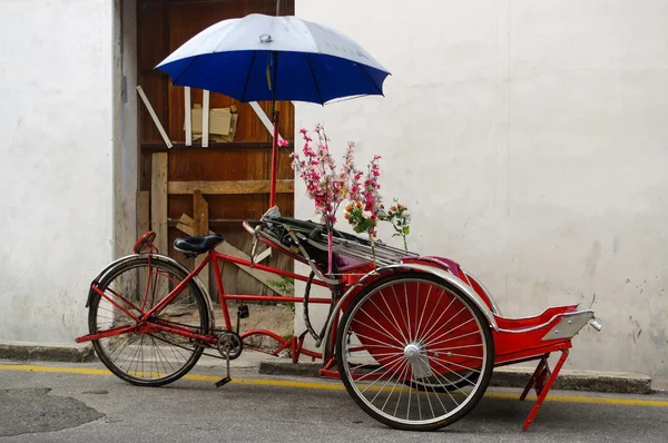 Georgetown, Penang, Malajzia - április 18, 2015-re: Klasszikus helyi riksa George Town, Penang, Malajzia — Stock Fotó