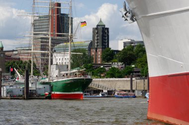 Hamburg, Almanya - 18 Temmuz 2015: Ms Cap San Diego müzede - St Pauli olarak yer alan bir genel kargo gemisi değil