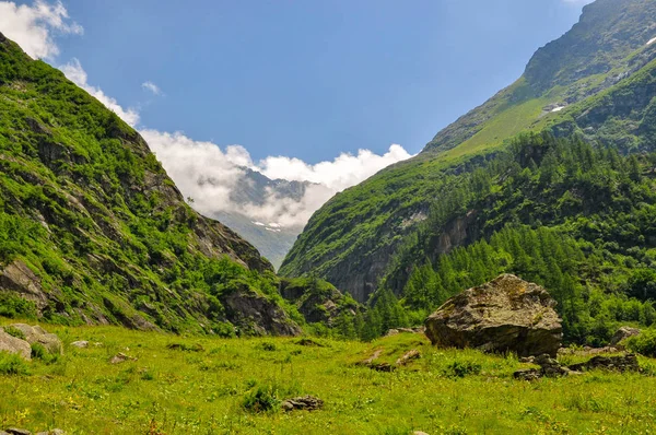 Montagna alpina in Svizzera, Unterstock, Urbachtal — Foto Stock
