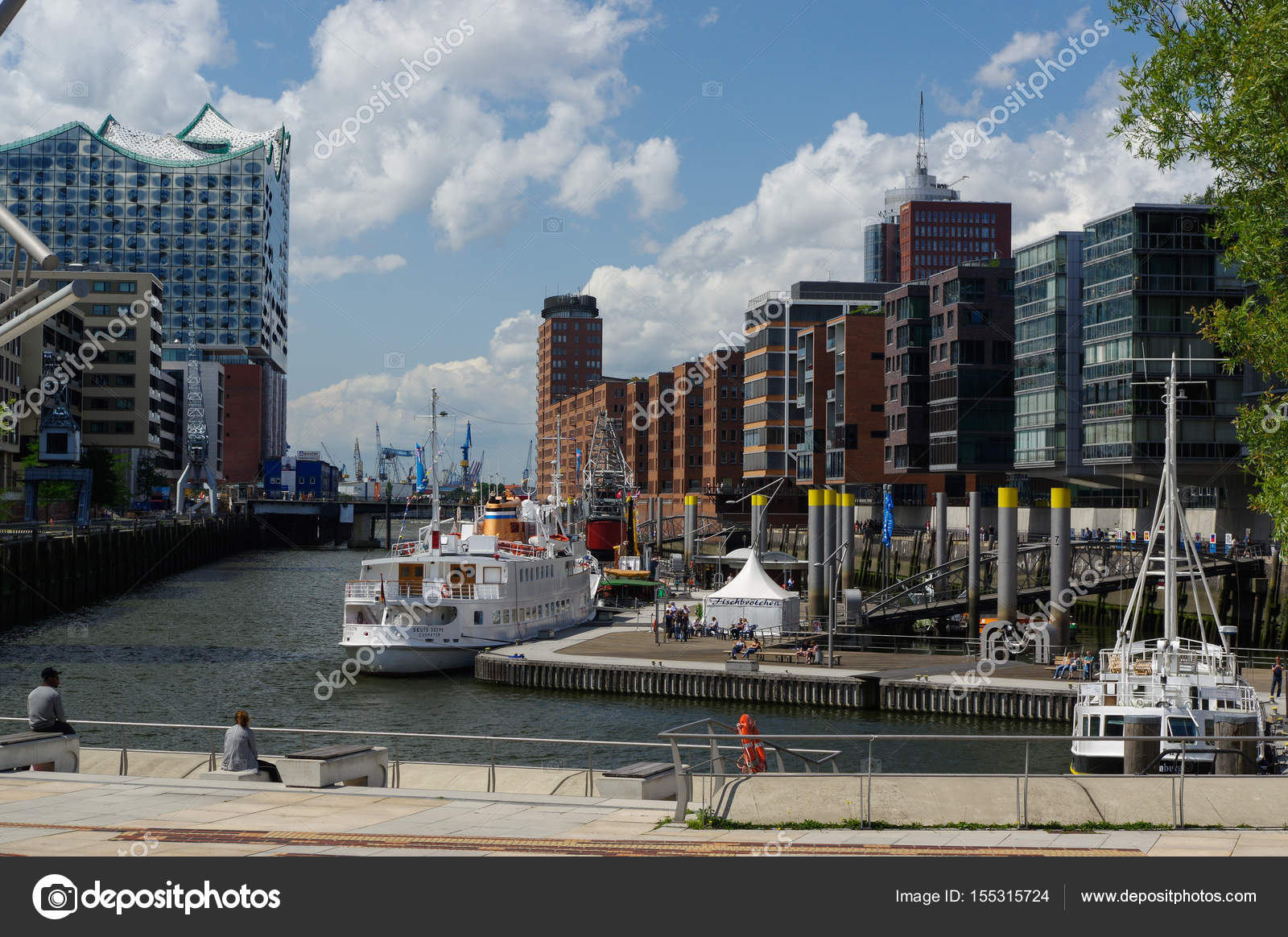 HAMBURG, GERMANY - JULY 18, 2015: the canal of Historic Speicherstadt ...