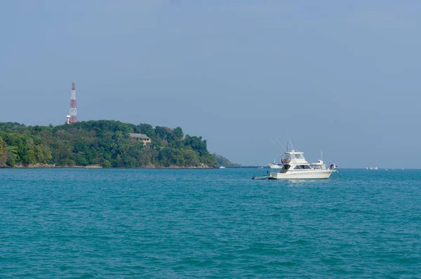 Güzel manzara denize yakın Laem Panwa beach Phuket Island, Tayland Cape ünlü cazibe merkezleri iskelede Köprüsü