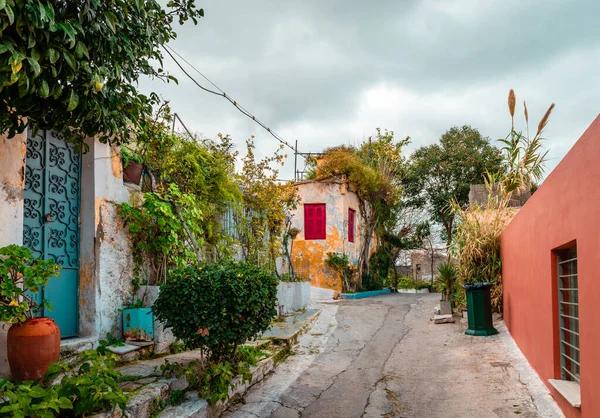 Anafiotika, Yunanistan 'ın Atina kentinin manzaralı küçük bir mahallesi, Akropolis tepesinin kuzey tarafındaki Plaka adlı eski tarihi mahallenin bir parçası..
