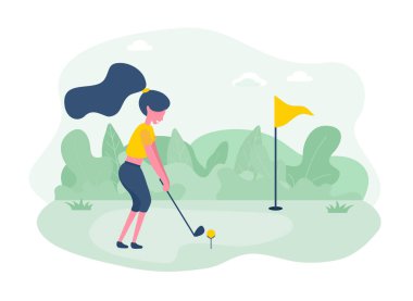 Yeşil sahada golf oynayan genç bir kadın..